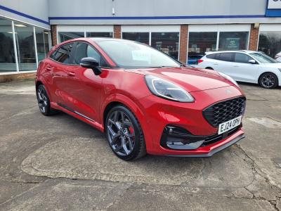 Ford Puma 1.0T EcoBoost MHEV ST DCT Euro 6 (s/s) 5dr SUV Hybrid Fantastic Red at Coopers of Oulton Leeds