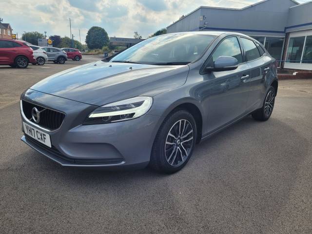 2017 Volvo V40 2.0 D2 Momentum Nav Plus Auto Euro 6 (s/s) 5dr